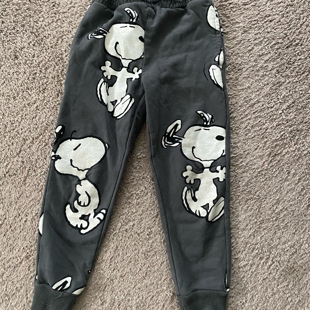 Peanuts Charcoal Color Snoopy Joggers